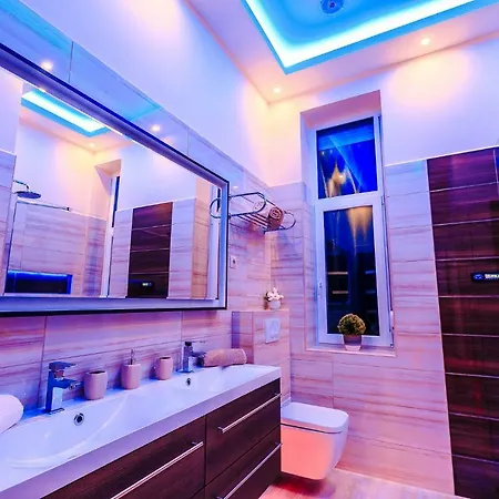 Luxury Smart Apartment