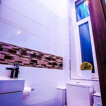 Luxury Smart Apartment *